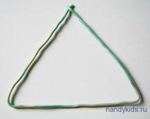 Треугольник из проволоки.